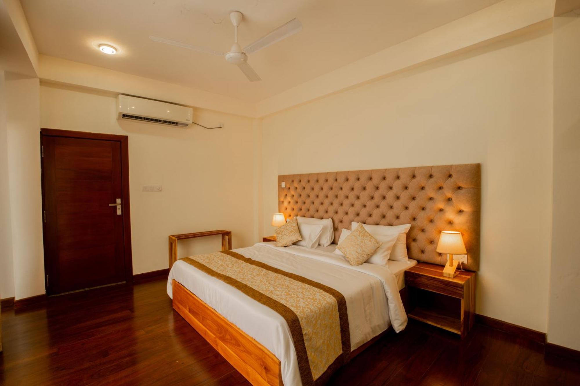 Manthra Leisure Hotel Kandy Buitenkant foto