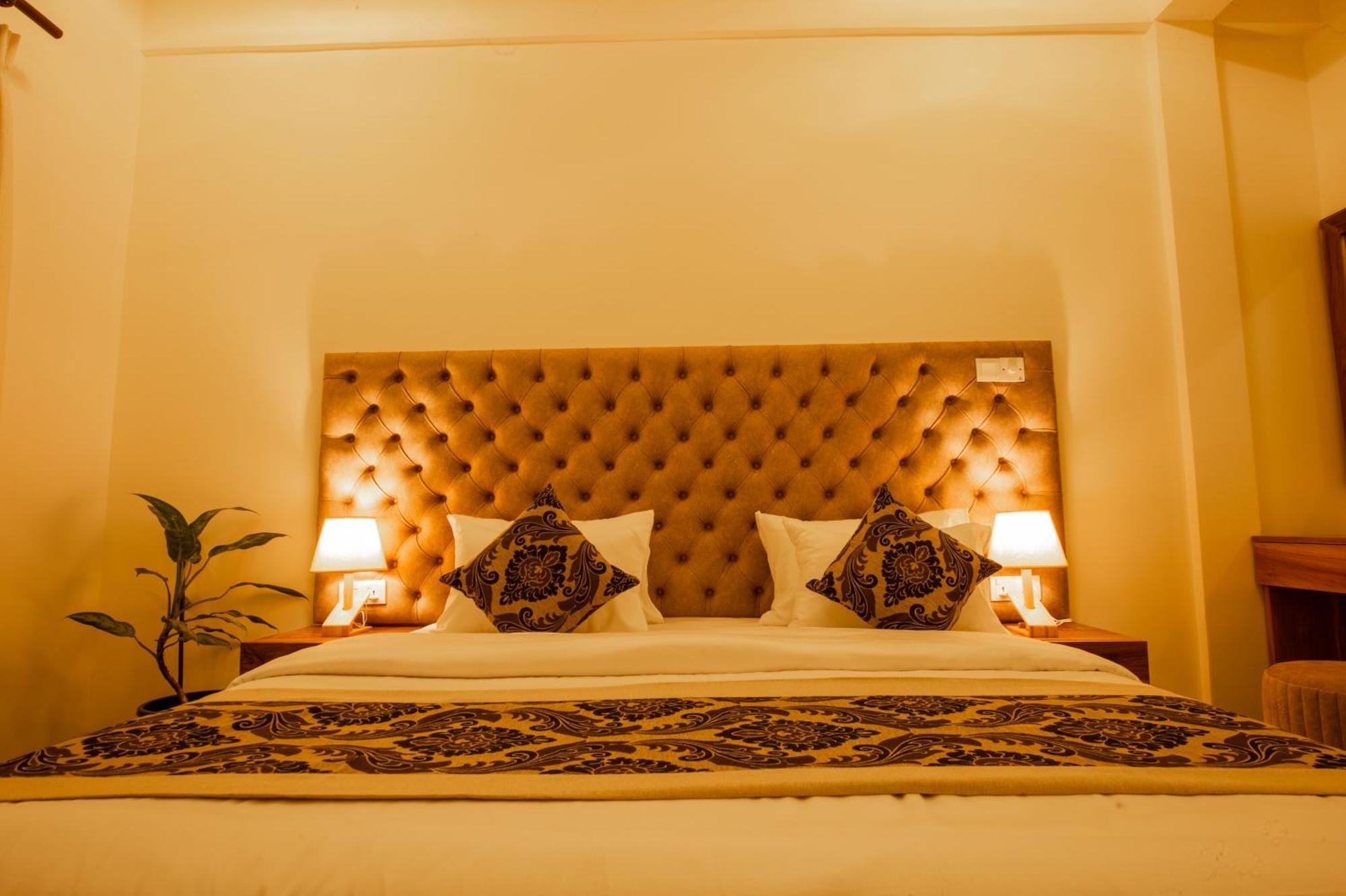 Manthra Leisure Hotel Kandy Buitenkant foto