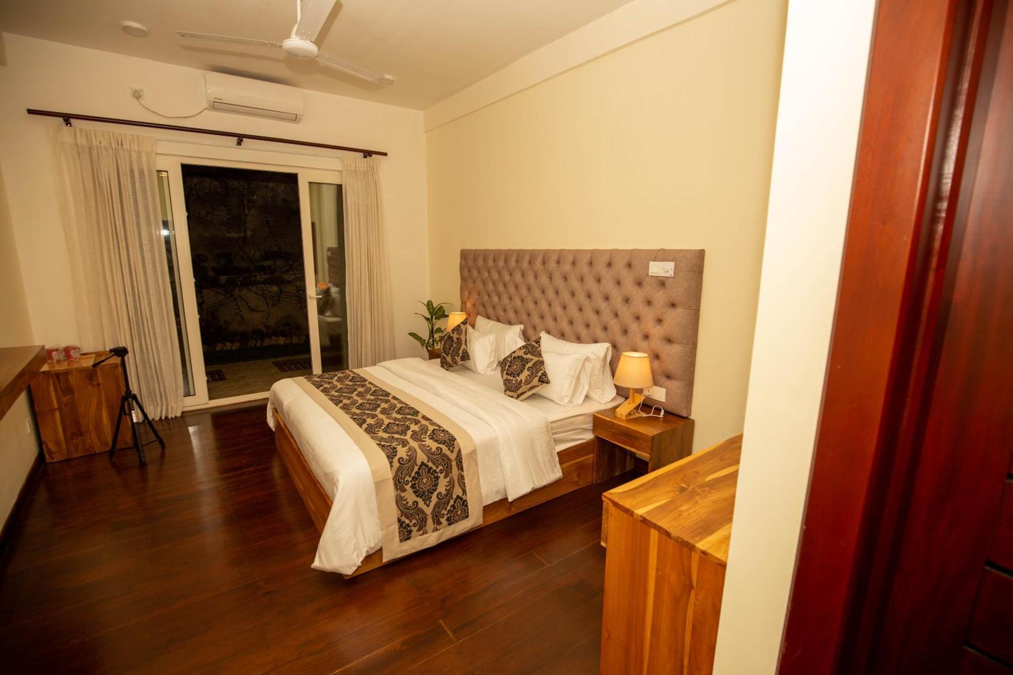 Manthra Leisure Hotel Kandy Buitenkant foto