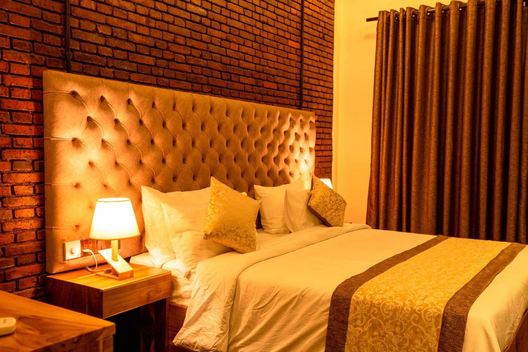 Manthra Leisure Hotel Kandy Buitenkant foto