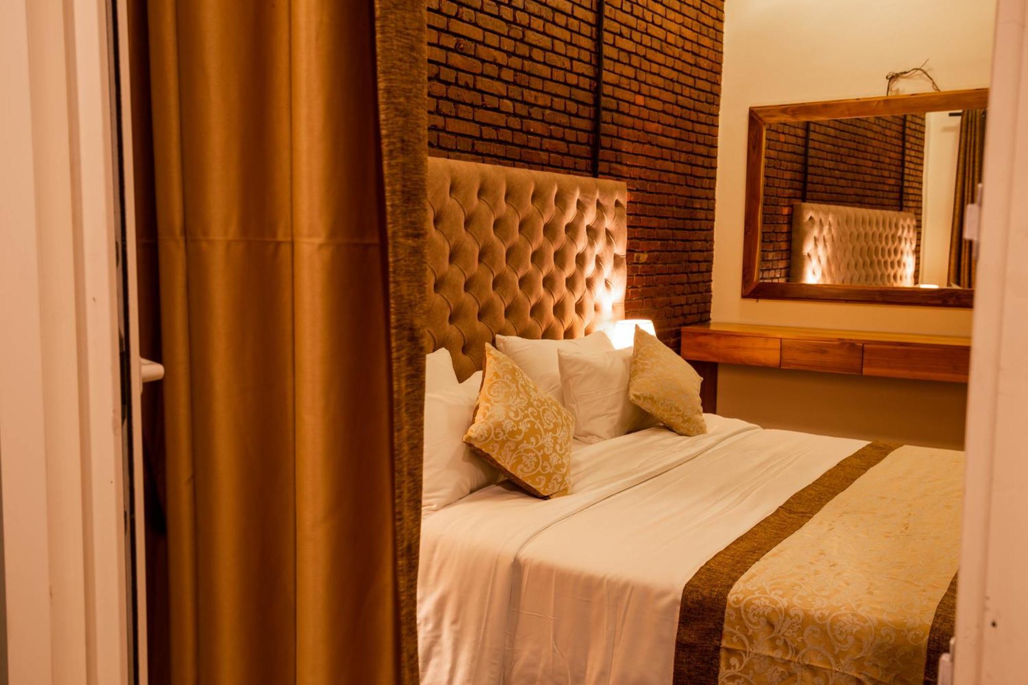 Manthra Leisure Hotel Kandy Buitenkant foto
