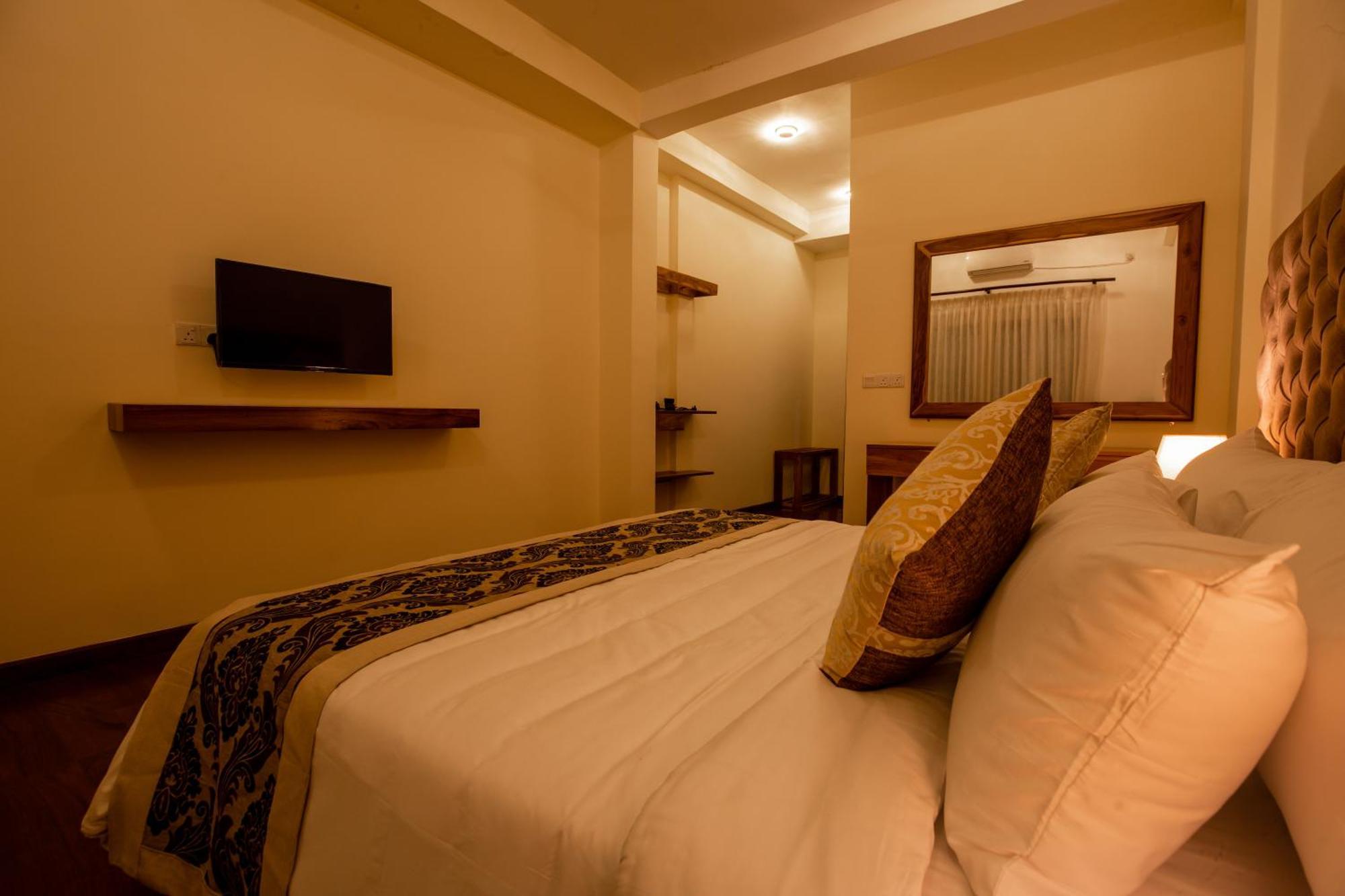 Manthra Leisure Hotel Kandy Buitenkant foto