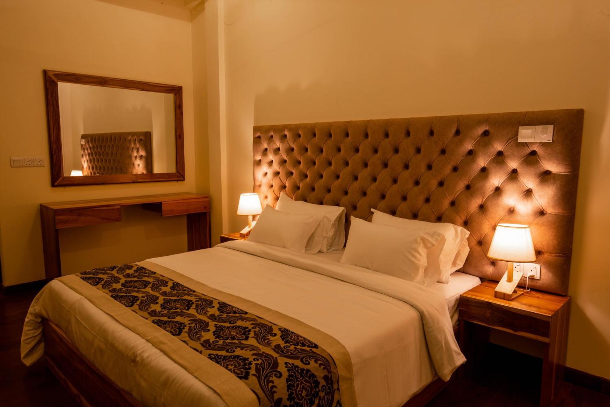 Manthra Leisure Hotel Kandy Buitenkant foto