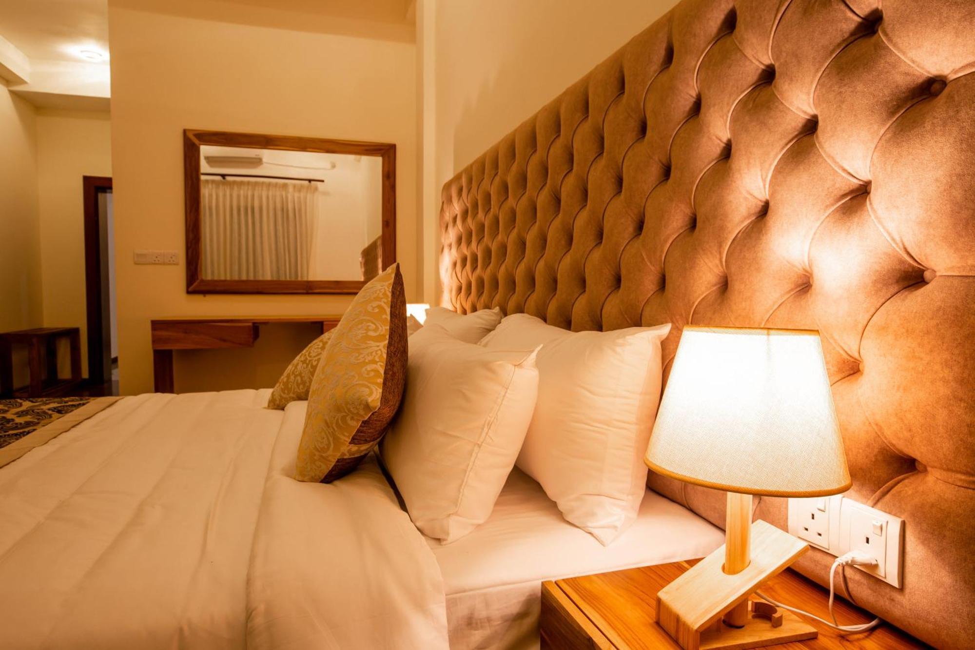Manthra Leisure Hotel Kandy Buitenkant foto