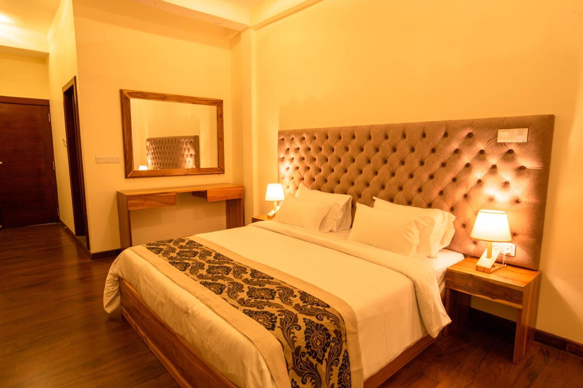 Manthra Leisure Hotel Kandy Buitenkant foto