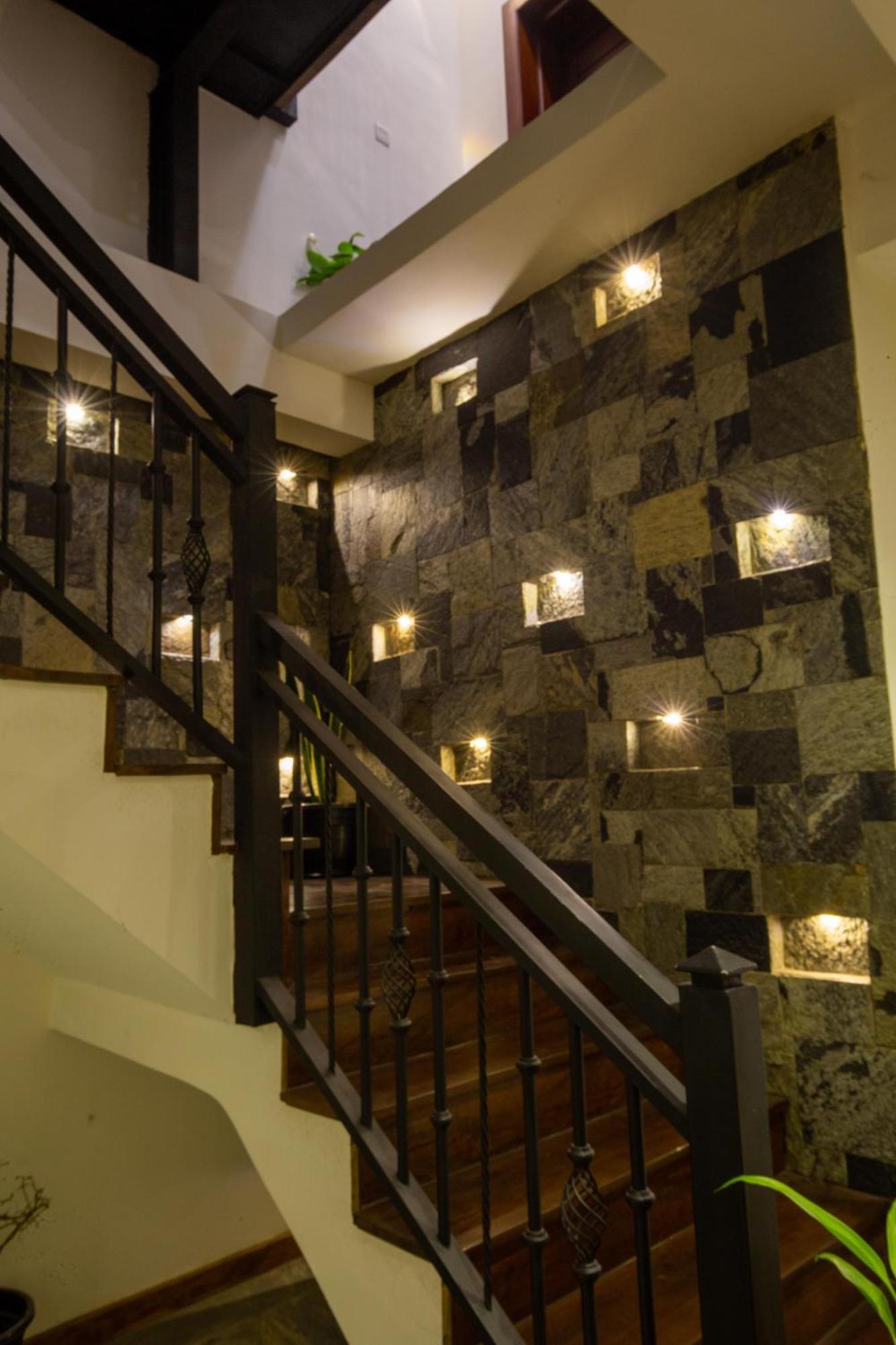 Manthra Leisure Hotel Kandy Buitenkant foto