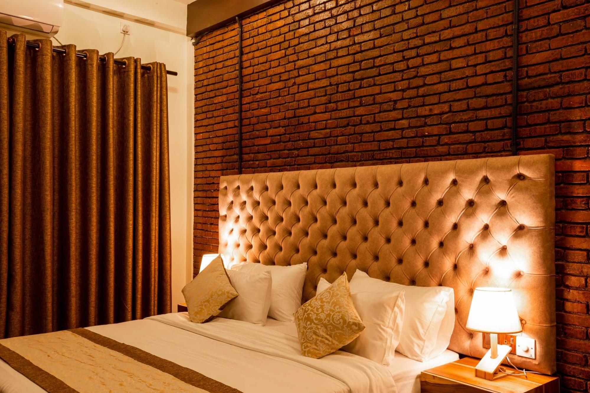 Manthra Leisure Hotel Kandy Buitenkant foto