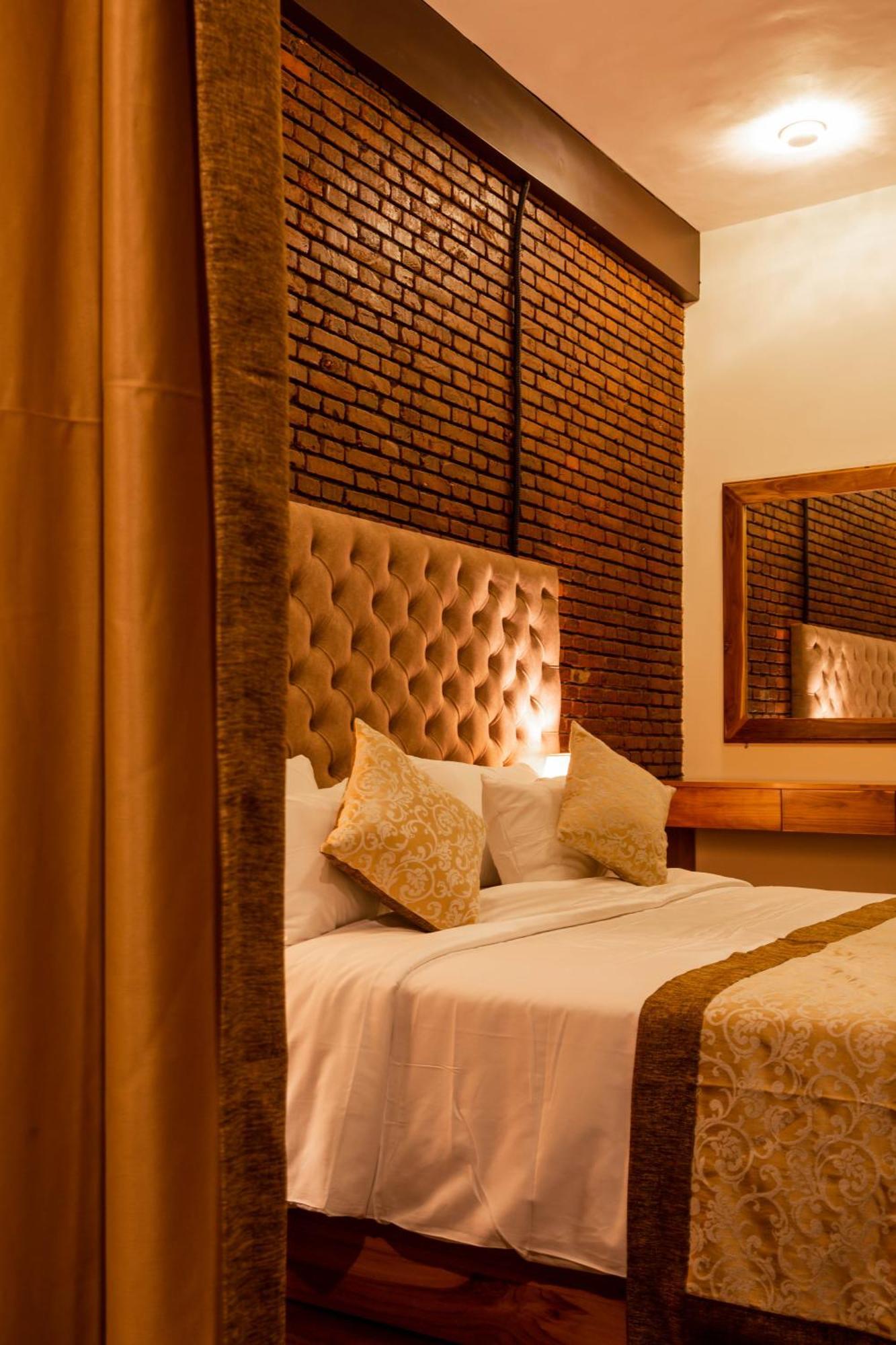 Manthra Leisure Hotel Kandy Buitenkant foto