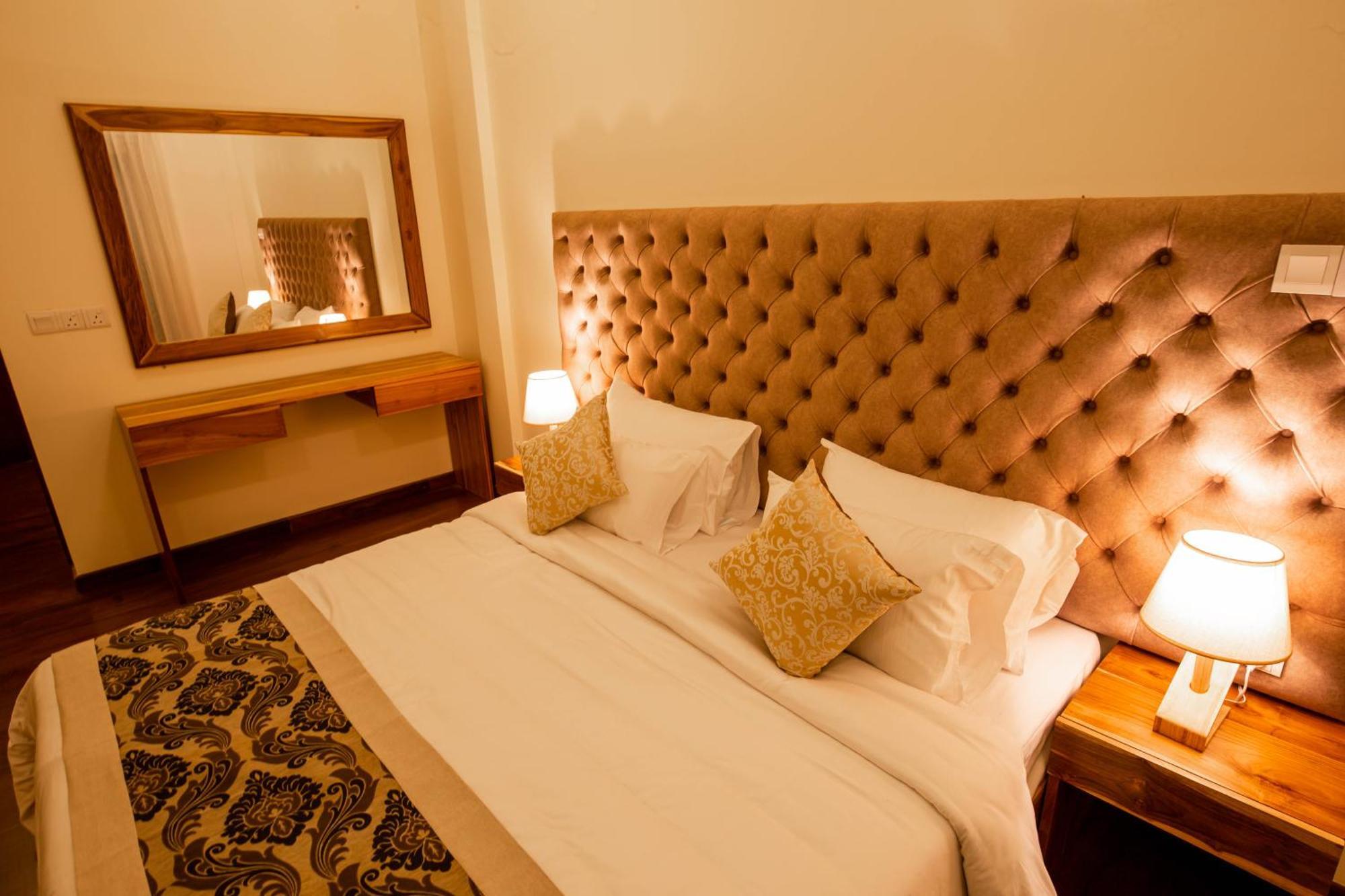 Manthra Leisure Hotel Kandy Buitenkant foto